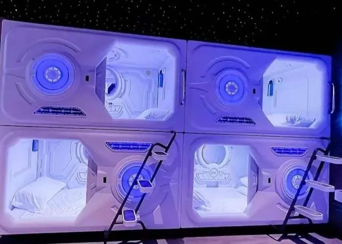 Bambu Hostel Capsules